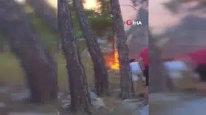 Kemer'de çıkan orman yangınına havadan ve karadan müdahale sürüyor