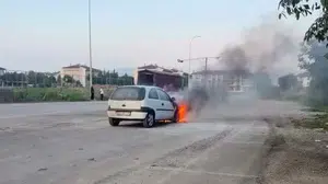 Düzce'de otomobil yangını itfaiye sayesinde büyümeden kontrol altına alındı