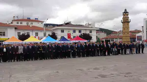Yozgat'ta coşkulu 30 Ağustos kutlaması: Komandolar zeybek oyunu ile dikkat çekti