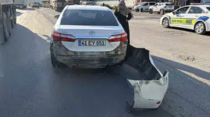 Bolu'da kamyon ve otomobil arasında maddi hasarlı kaza: Trafik sonuçları