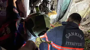 Ankara-Çankırı karayolunda otomobil kanala uçtu: 1 kişi yaralandı