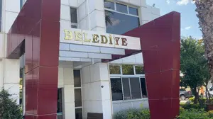 Seferihisar'da rüşvet operasyonu: Eski başkanın şoförü gözaltında