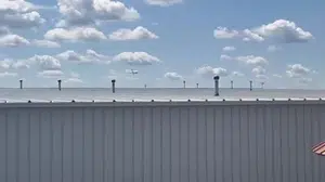 Ön iniş takımları arızası yaşayan özel jet güvenli bir şekilde indirildi