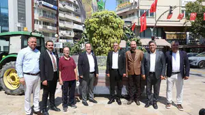 Manisa'da bağbozumu şenlikleri ile üzüm coşkusu yeniden yaşanıyor