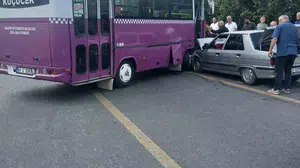 Sakarya'da halk otobüsü ile otomobil arasındaki kaza 6 yaralı ile sonuçlandı