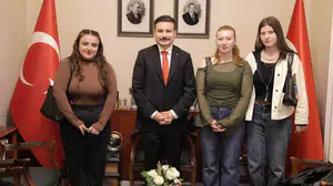 Gökçeada kaymakamı vatandaşlarla halk gününde bir araya geldi