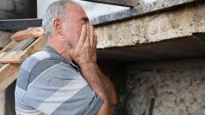 Kozan'daki orman yangınında evini kaybedenlere konteyner desteği