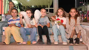 Çocuklar açık havada film keyfi yaşadı: Isparta'da yaz akşamı etkinliği