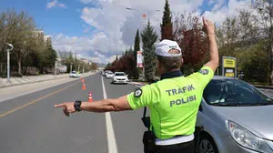 Düzce'de trafik denetiminde 1175 sürücüye ceza kesildi