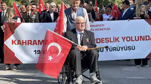 Tekerlekli sandalyedeki gazi, Gaziler Günü'nde herkese örnek oldu