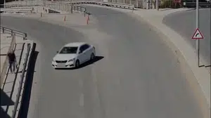 Kırıkkale'de ehliyetsiz sürücünün hamlesi dronla kaydedildi