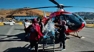 Bitlis'te 1.4 kilogram doğan bebek, hızlı müdahale ile Malatya'ya sevk edildi