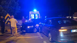 Antalya'da trafik kazası: 2'si Norveç vatandaşı 3 kişi yaralandı