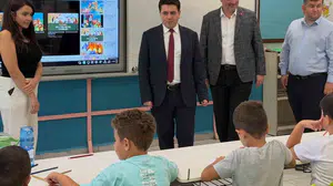 Çilimli'de yeni eğitim yılı heyecanı: Kaymakam ve başkan öğrencileri yalnız bırakmadı