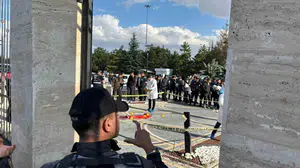 Anayasa Mahkemesi önünde intihar girişimi: Bir kişi hayatını kaybetti