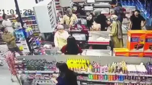 Silahlı kavga markette yaşandı: Bir kişi yaralandı