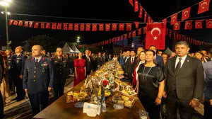 İzmir kurtuluşunun 104’üncü yıl dönümünde coşku dorukta