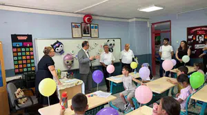 Sultanhisar kaymakamı, öğrencilerle yeni eğitim yılına merhaba dedi