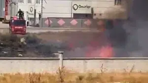 Karapınar'da ot yangını korkuttu ama itfaiye zamanında müdahale etti