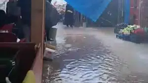Sinop'un Ayancık ilçesinde etkili sağanak yağış yaşamı olumsuz etkiledi