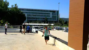 Koşarak sınava gelen aday kapıyı saniyelerle kaçırdı