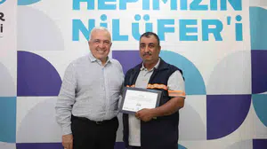 Nilüfer Belediyesi'nde 12 kursiyer okuma yazma sertifikalarını aldı