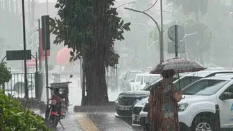 İçişleri Bakanlığı o iki şehri uyardı! Yağmur fena geliyor