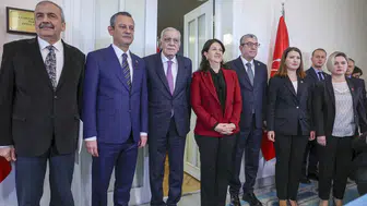 Görüşmeler başladı: DEM Parti ve CHP masaya oturdu!