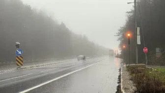 Bolu Dağı’nda yoğun sis sürücüleri vurdu... Sağanakla birlikte ulaşımı felç etti!