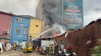 Bursa'da pide dükkanı alevlere teslim oldu... O anlar kamerada!