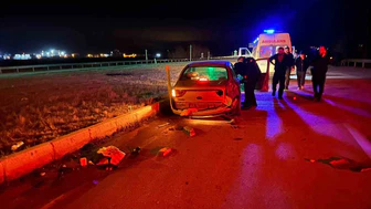 Kırmızı ışık ihlali kazaya sebep oldu: O anlar kamerada
