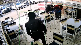 Çay molasında kahramanlık: Kurye küçük çocuğu hayata döndürdü!