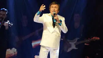 Erol Evgin’den İzmir’de unutulmaz konser! Gecenin sonu alkışlarla bitti