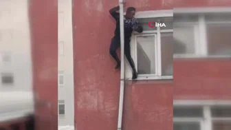 Alevler sardı, çareyi boruya tutunmakta buldu... Metrelerce yükseklikten böyle düştü!