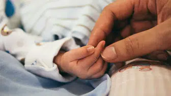 Çalışan annelere müjde: Doğum izni süresi 24 haftaya yükseltildi
