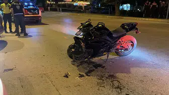 Eskişehir'de otomobile çarpan motosikletin sürücüsü yaralandı