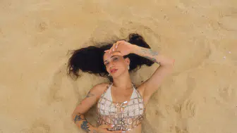 Melis Karaduman yeni teklisi Gece ve Gündüz'ü yayınladı