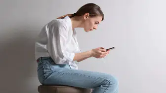 Ağırlrınızın gizli sebebi bu olabilir! Telefon kullanırken fark etmeden sağlığınızdan olmayın