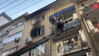 Bursa'da korkutan yangın: 4 katlı binadaki alevler paniğe neden oldu