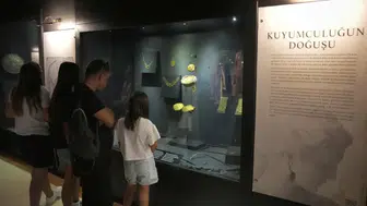 Ankara'da 12 bin yıllık görkem: Tarihin en değerli takıları ilk kez vitrine çıktı