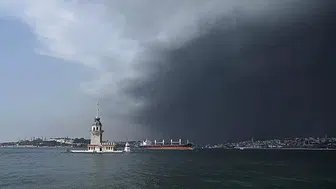 İstanbullular yarın dikkat! Şiddetli fırtına ve sağanak geliyor