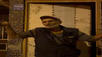 Evinden çıkmak istedi, kapıyı açamayınca itfaiyeden yardım istedi