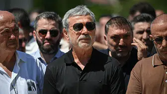 Abdullah Avcı’yı acı gününde yalnız bırakmadılar: Feriha Avcı son yolculuğuna uğurlandı