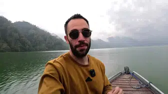 Kuralsız Sokaklar sunucusu Mert Öztürk kimdir? Kökeni neresi, kaç yaşında, ne mezunu, kaç dil biliyor, ne kadar kazanıyor?
