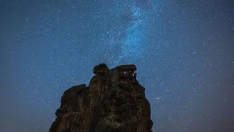 Doğanlı Kale'de gökyüzü şöleni: Meteorların ışık izleri kamerada
