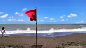 Akçakoca'da kötü hava alarmı: Denize girişler yasaklandı