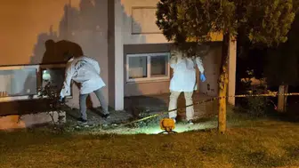 Gece yarısı balkondan düşen genç kız ağır yaralandı: Polis evdeki F.Z.'yi gözaltına aldı