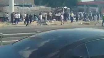 Ankara-Eskişehir yolunda kamyon ile halk otobüsü çarpıştı: Yaralılar var