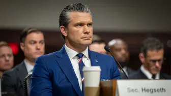 ABD Donanması'nda kriz derinleşiyor: Schumer'den Bakan Hegseth için istifa çağrısı