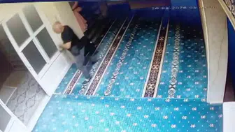 Manisa'da valizli ayakkabı hırsızı, imamların radarına takıldı